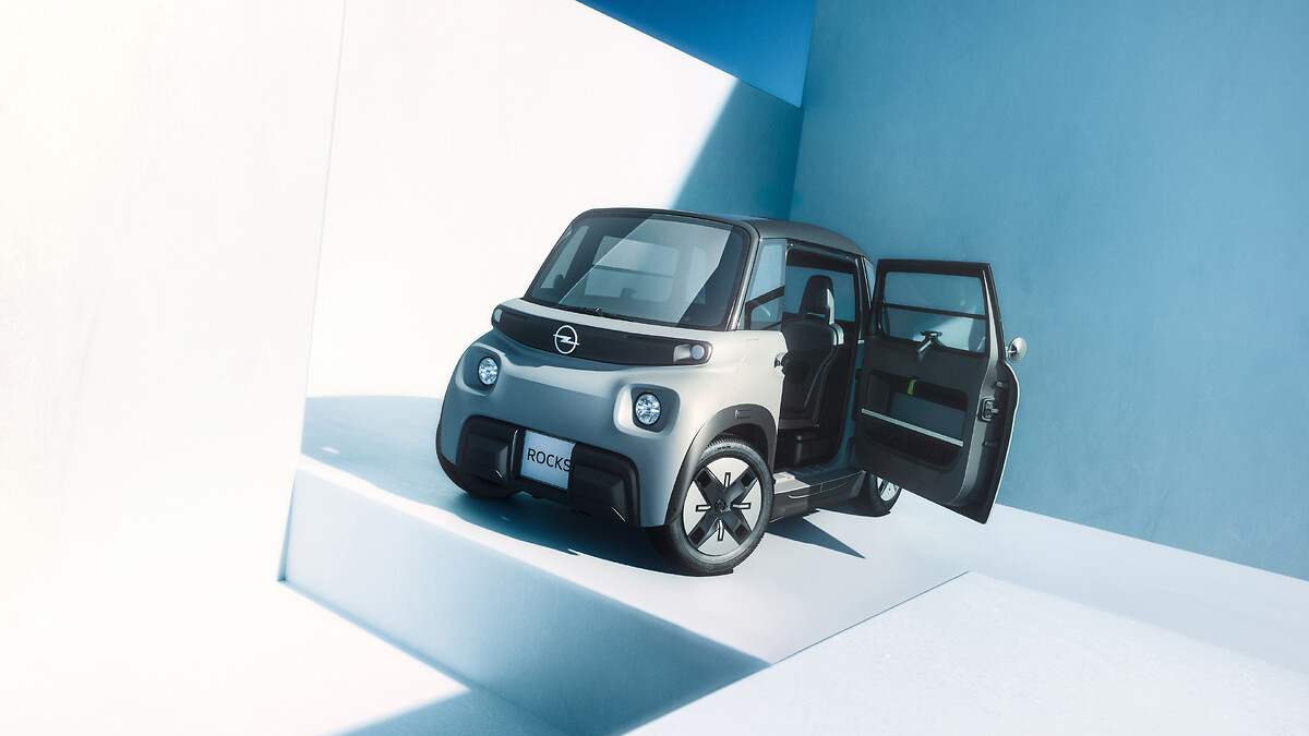 Opel Rocks 2025: the new electric quadricycle that changes the rules of urban mobility in Italy